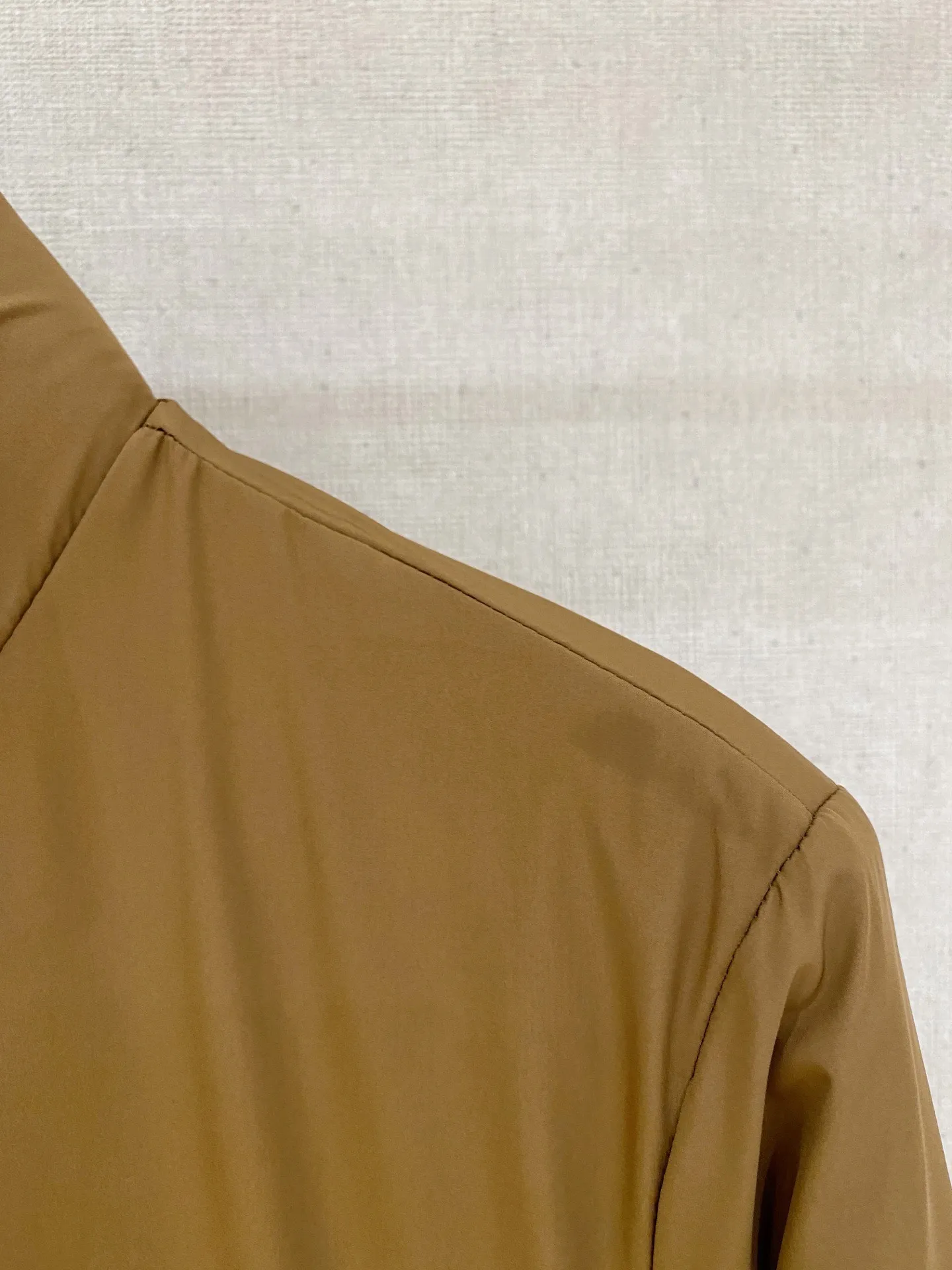 ZEGNA ✅ ： ， ， ； ， 。 ， ， 。 ✅ ：Classic ， ， ， ， 。 ✅ ： ， ， ； ， logo， ， 。 ： 、Cream White、Black。 ✅ ： ， ， ， 、 、 ， Versatile 。 Sizes：M-4XL